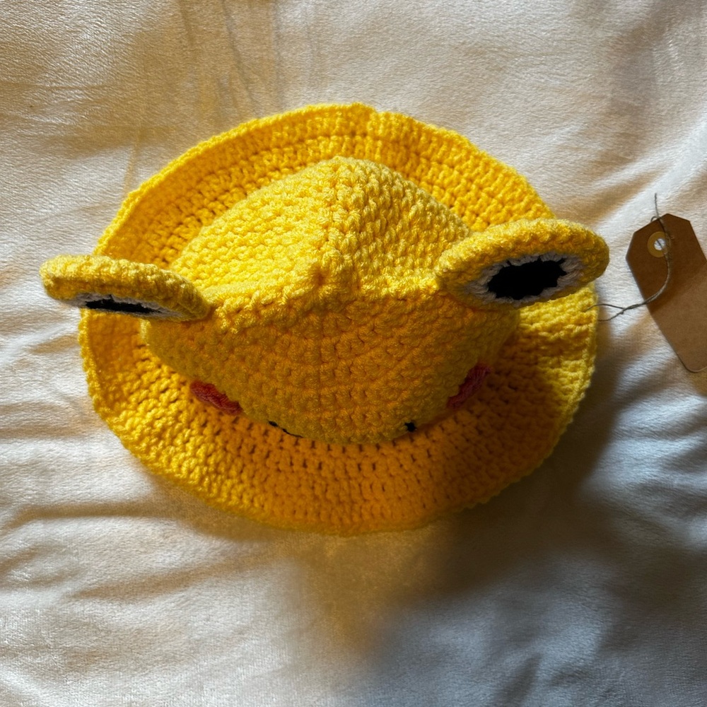 Handmade crochet yellow froggy bucket hat - Picture 3 of 3